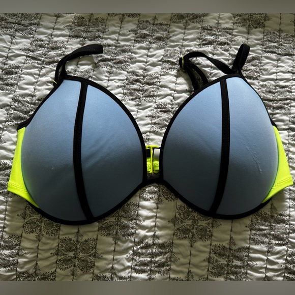 Victoria Secret swim top - Picture 1 of 4